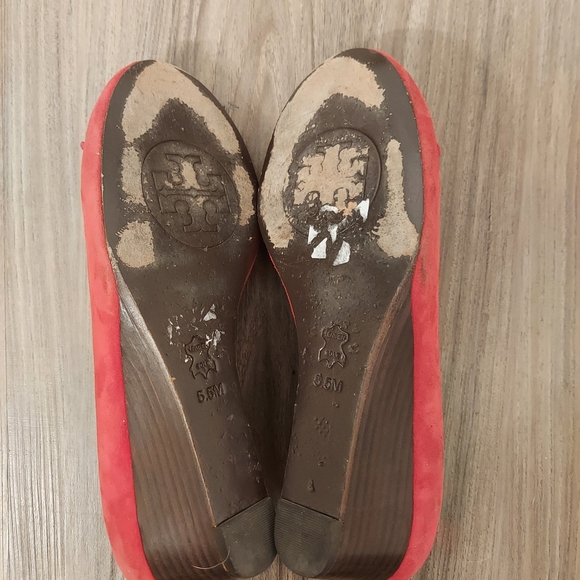 Tory burch red suede shoes - Picture 5 of 6